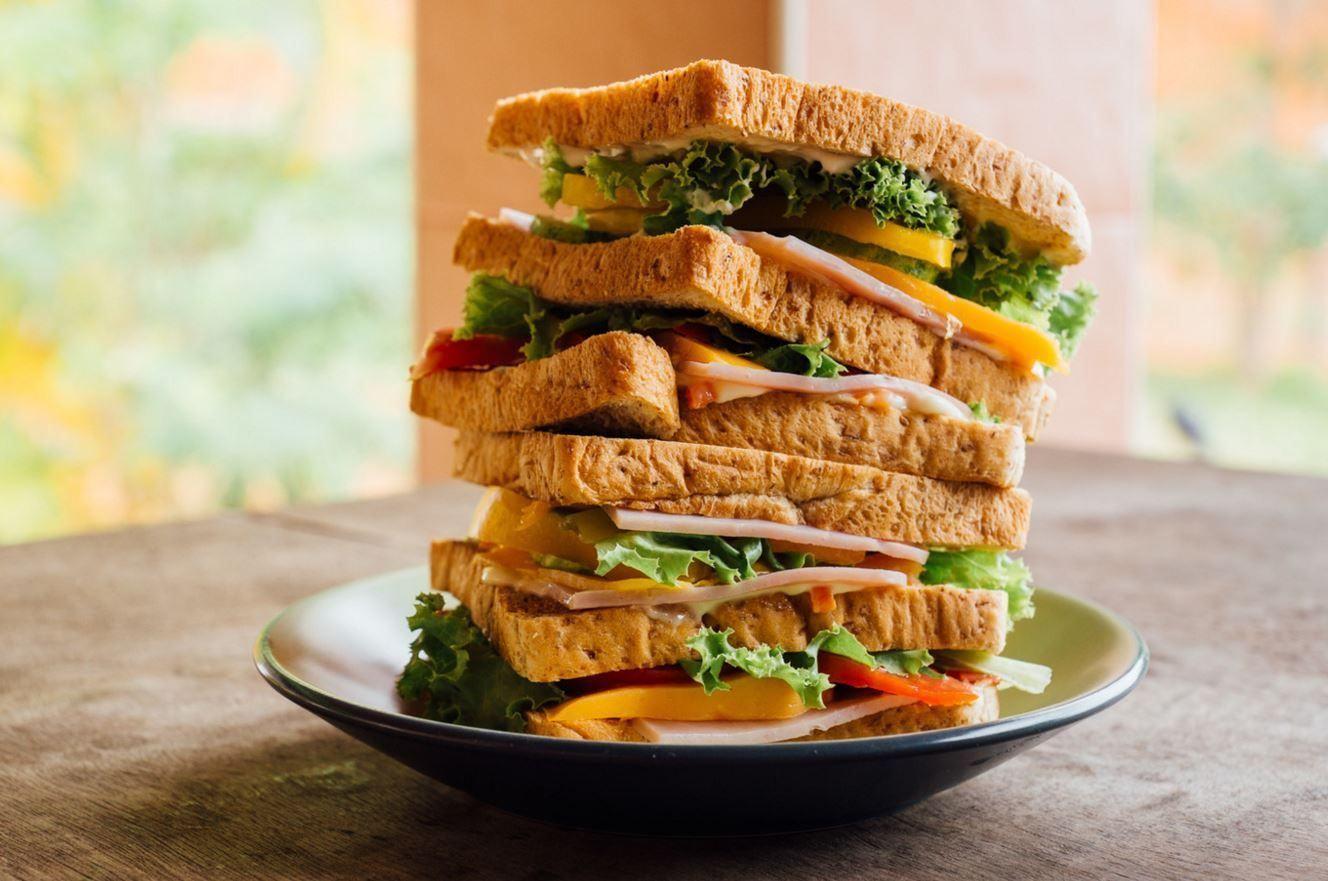  Betrovauant : The Ultimate Club for Sandwich Lovers